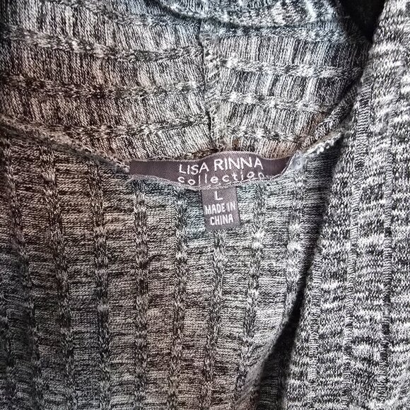 Lisa Rinna Sweater - Picture 4 of 8